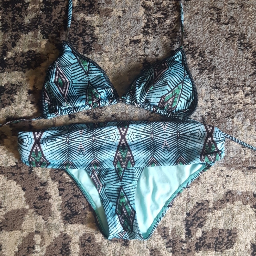 Geometric print bikini
